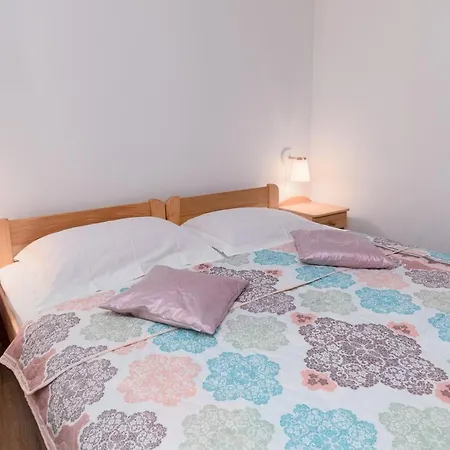 Apartments By The Sea Punat, Krk - 5351 Apartment *